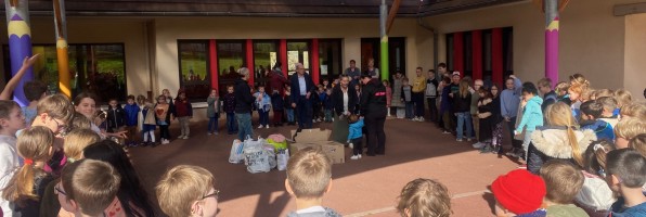 Belle chaîne de solidarité à l&rsquo;école