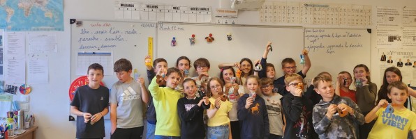 Un atelier couture à l’école élémentaire